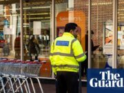 Los delincuentes atacan “sistemáticamente” las tiendas del Reino Unido, lo que les costó 400 millones de libras el año pasado, dicen los minoristas | Industria minorista