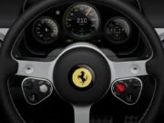 Por qué Ferrari recurrió a Jony Ive para diseñar el polémico interior de su nuevo coche