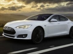 Retrasos en Tesla CarPlay debido a temores de una lenta tasa de adopción de iOS 26