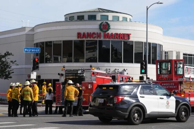 Los_Angeles_Crash_Grocery_Store_42657.jpg