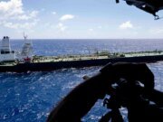 Fuerzas estadounidenses interceptan petrolero fugitivo en el Océano Índico