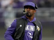 La demanda por discriminación de Brian Flores contra la NFL llega a los tribunales