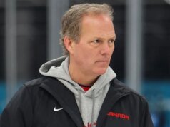 La IIHF mantuvo los Juegos Olímpicos en un formato de 3 contra 3 a pesar de las quejas del entrenador de Canadá, John Cooper.