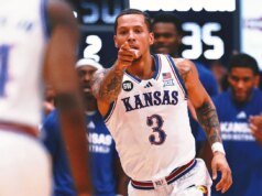 Trey White lleva al No. 5 Houston al No. 14 Kansas para la tercera derrota consecutiva de los Cougars