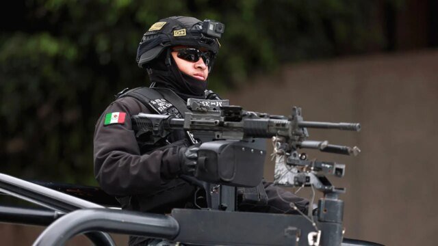 mexican-soldier-2.jpg