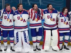 Ex estrella de la NHL ataca a los críticos del hockey masculino del equipo de EE. UU.