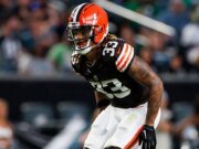 El safety de los Browns, Ronnie Hickman, agredido por un equipo en el vestíbulo de un hotel de Nueva York