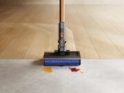 La aspiradora inalámbrica más delgada de Dyson ahora tiene una prima como la Swiffer. lo intenté