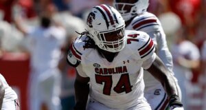 El liniero ofensivo titular de Carolina del Sur probablemente se perderá la temporada 2026 por una lesión