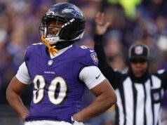 Los Giants firman al ex ala cerrada de los Ravens, Isaiah, con un probable contrato de tres años