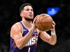 Los 40 puntos de Devin Booker no fueron suficientes en el thriller del lunes cuando los Suns cayeron ante el Celtic.
