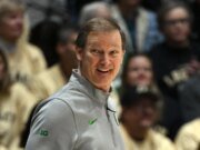 Tres grandes preguntas para el baloncesto de los Oregon Ducks al entrar en la importante temporada baja