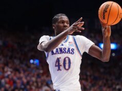 ¿Flory Bidunga regresará a Kansas, entrará al draft de la NBA o se transferirá?