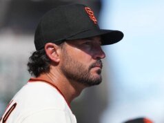 El ex entrenador de Tennessee Tony Vitello comenzó su carrera en la MLB con el pie izquierdo