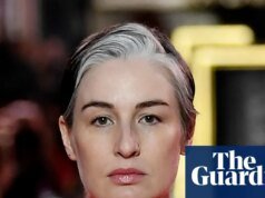 Erin O’Connor dice que Instagram eliminó sus fotos de embarazo por violaciones de desnudez Erin O’Connor