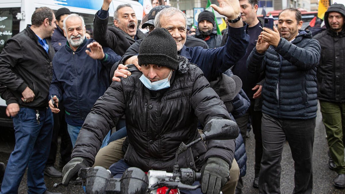 Desertores ejecutados y pruebas de que el régimen de Irán aún puede desmoronarse: David Patrikarkos revela la debilidad potencialmente fatal de los mulás…