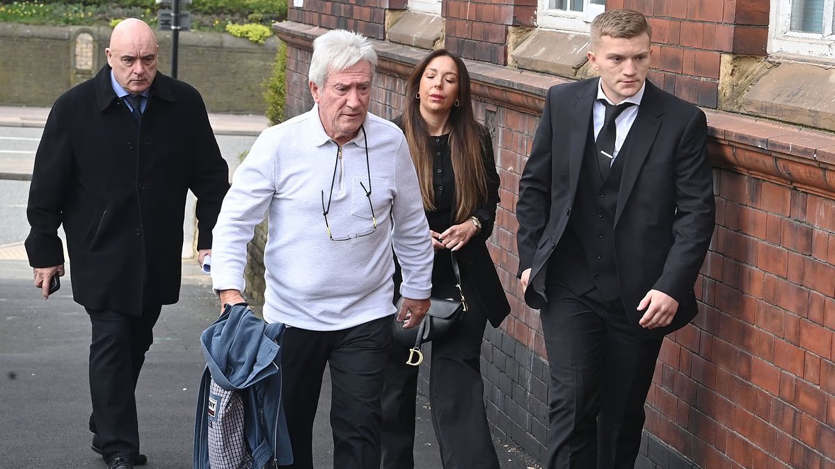 La madre de Ricky Hatton contó a la investigación sobre el último abrazo ‘que casi me rompe las costillas’ dos días antes de que se suicidara en la sala de juegos de su casa.