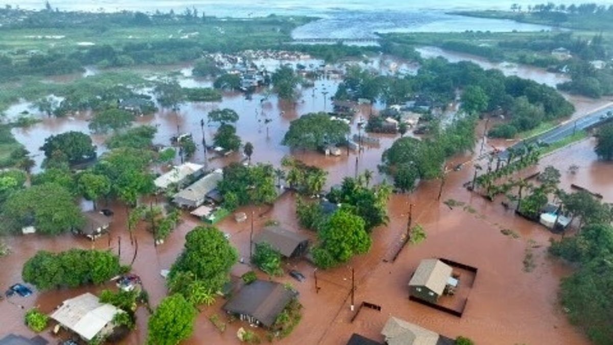 Pánico en Hawái mientras la presa se enfrenta a una falla “inminente”, miles de personas dijeron: “Váyanse ahora”