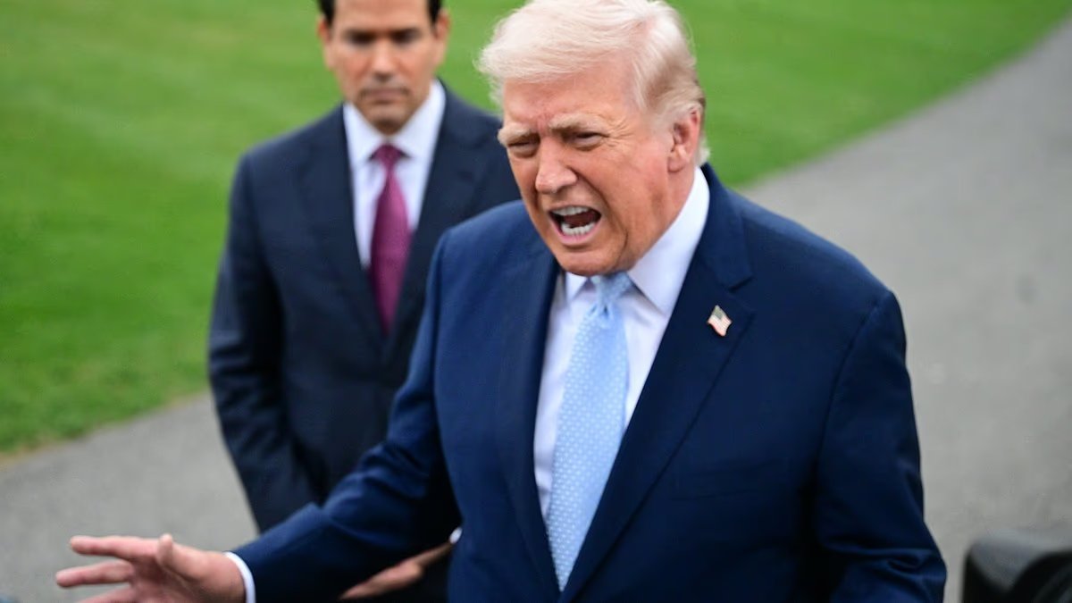 Peter Hitchens: Podemos y debemos enfrentarnos a Donald Trump. Antes de que esta guerra destruya el mundo…