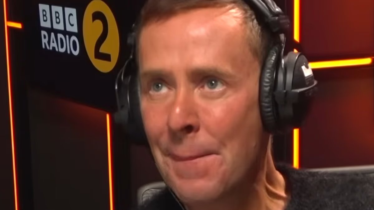 Scott Mills, colega de Jeremy Vine Brand Radio 2, despide ‘injustamente’ a ‘sin delito’ después de que la policía abandone la investigación, mientras pregunta por qué DJ Huw no tenía las mismas consideraciones de salud mental que Edwards