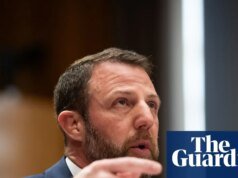 El Senado avanzó la nominación de Mullin para dirigir el DHS, allanando el camino para la confirmación de la administración Trump