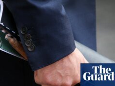 La tasa de liquidación de subastas a nivel nacional cae un 57% a medida que el aumento de las tasas de interés incita a los australianos a vender | Alojamiento