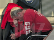 Congresista de Georgia ve el partido de béisbol de su nieto en medio del cierre del gobierno