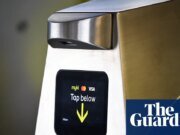 Los victorianos tendrán transporte público gratuito durante un mes para reducir la demanda de combustible Victorian Politics