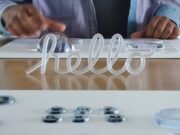 La salida de la plantilla no significa que Apple abandonará Liquid Glass