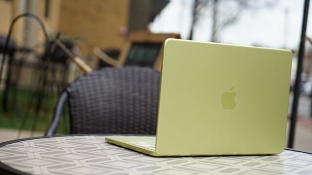 67006-140757-MacBook-Neo-citrus-open-back-table-xl.jpg