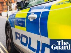 La Policía Metropolitana investiga una muerte por apuñalamiento cerca de la Abadía de Westminster. Crimen con cuchillo.