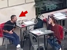 Shia LaBeouf le grita a una mujer sentada a su lado en un restaurante en un vídeo