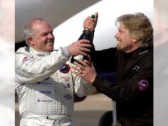 El 3 de marzo, Millonario realizó el primer vuelo en avión sin escalas en solitario.