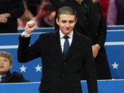 Autor de South Park y otros instan a Barron Trump a ir a la guerra