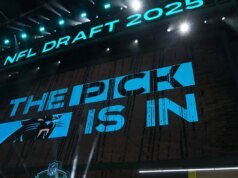 El gerente general de los Panthers, Dan Morgan, aparentemente tiene el ojo puesto en un prospecto de Texas en el draft.