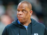 Hubert Davis fue despedido después de la derrota de la primera ronda del torneo de la NCAA de la UNC ante VCU