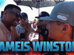 Jameis Winston da una charla de ánimo a Dennis Hagar sobre ‘Norwegian Nightmare’ en St. Pete.