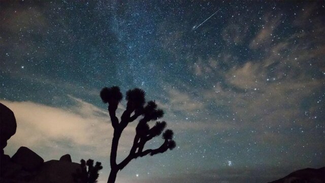 meteor-shower-over-a-desert.jpg