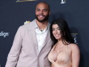 La ex de Dak Prescott comparte una foto familiar en la playa con sus hijas semanas después de la ruptura