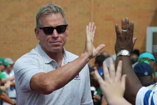 La ex estrella de los Cowboys, Troy Aikman, habla sobre las lesiones de principios de temporada