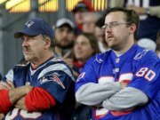Los fanáticos de la NFL han calificado la estrategia de transmisión de la liga como una ‘apropiación de dinero’ a medida que los precios se disparaban