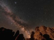 Un trío de estrellas: el triángulo primaveral es visible durante toda la primavera. Mira cómo hacerlo aquí