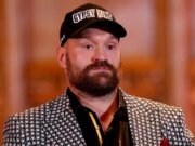 El padre de Tyson Fury dice que advirtió a su hijo que no peleara con Oleksandr Usyk