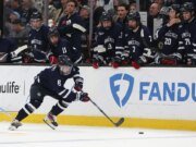 Los juegos de hockey universitario son propensos a errores extraños en el tiempo extra