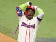 La controversia del Clásico Mundial de Béisbol comienza cuando el equipo de EE. UU. derrota a República Dominicana