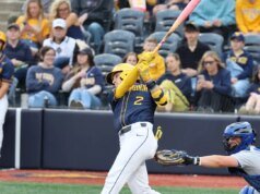 Chansen Cole lanza una joya mientras el No. 17 lleva a WVU a superar a Texas Tech en el final de la serie