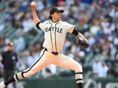 Los Marineros capitalizaron la crisis del pitcheo de los Astros para lograr una tercera victoria consecutiva