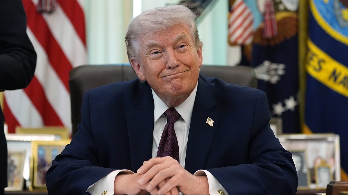 Trump promete aplastar la “legendaria” votación por correo haciéndolo él mismo este mes