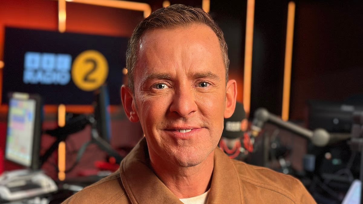 ¿Qué sabía la BBC sobre las acusaciones de “agresión sexual” contra Scott Mills? Las fuentes dicen que “no era abierto con los jefes”