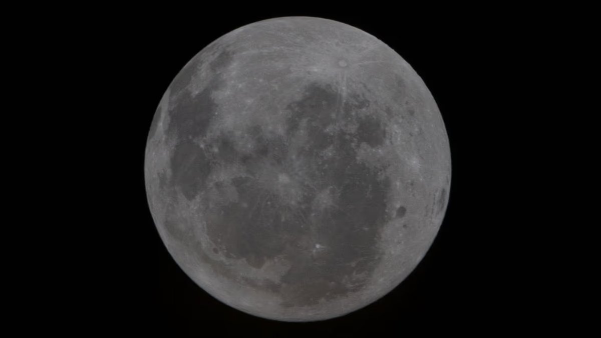 ‘Historia en ciernes’: la tripulación de la NASA publica una imagen histórica de la Luna mientras los astronautas se preparan para un sobrevuelo histórico, ¡después de verse obligados a orinar de nuevo!